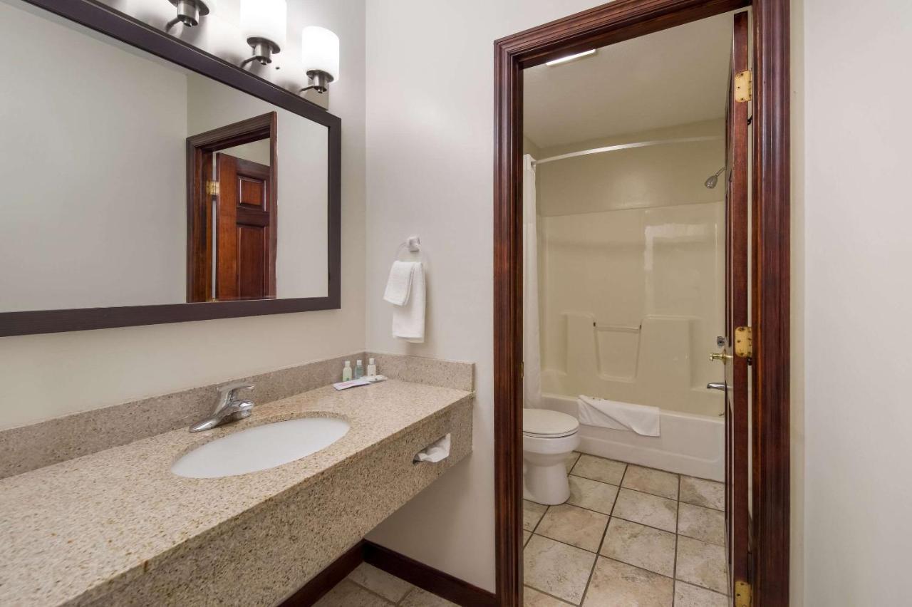 Quality Inn Great Barrington Esterno foto
